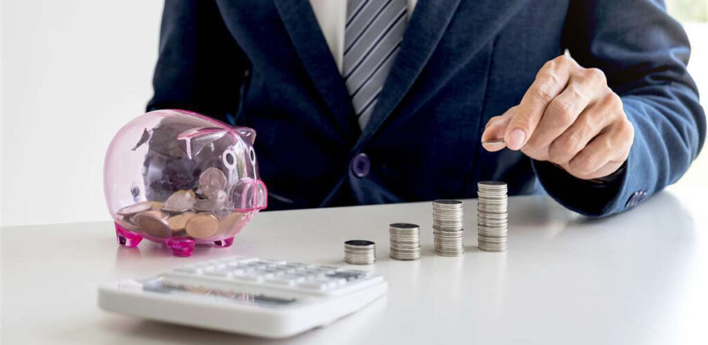 Un'immagine che ritrae soldi, contanti, valuta, risparmio e gestione del denaro.