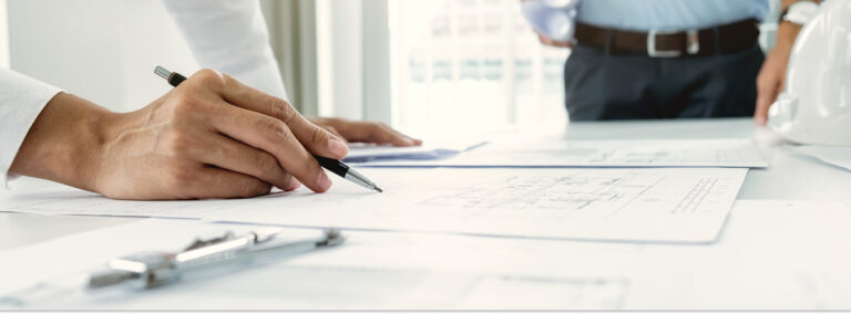 Un'immagine che ritrae forniture per ufficio, dito, strumento di scrittura, carta e attrezzature per ufficio.